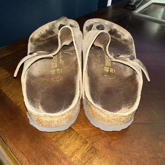 Women’s Birkenstock Thong Gizeh Sandal Tan Suede Size 40 Womens 9 Mens 7 - Picture 2 of 12